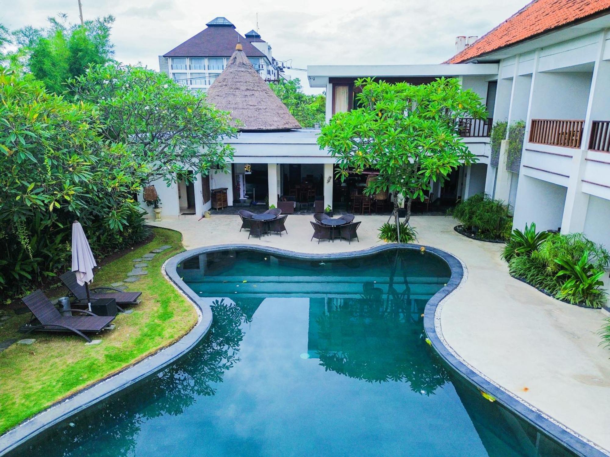 Villa Diana Bali 16 Bedrooms スミニャック エクステリア 写真
