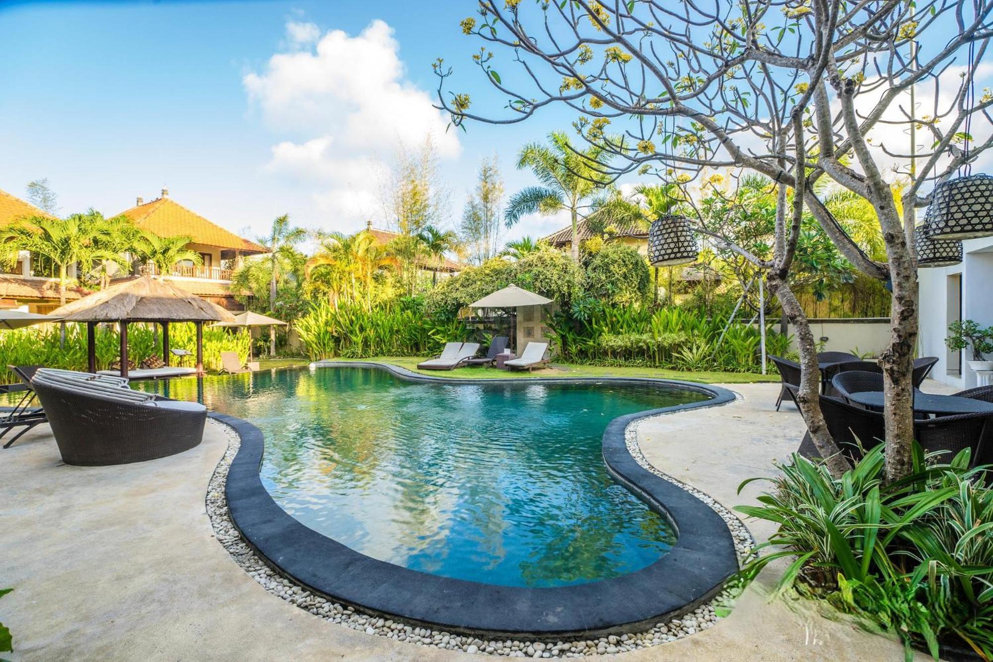 Villa Diana Bali 16 Bedrooms スミニャック エクステリア 写真